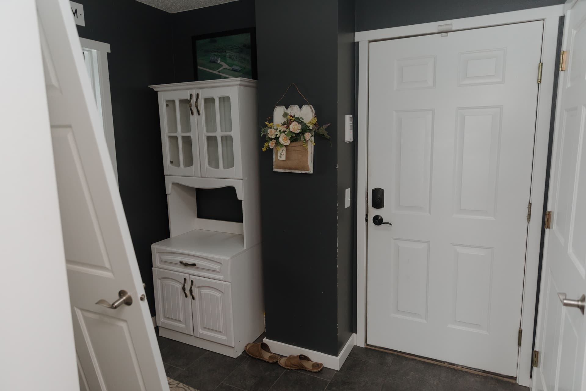 Gallery photos for Dysfunctional Mudroom Turned Into a Butler's Pantry: Image #4