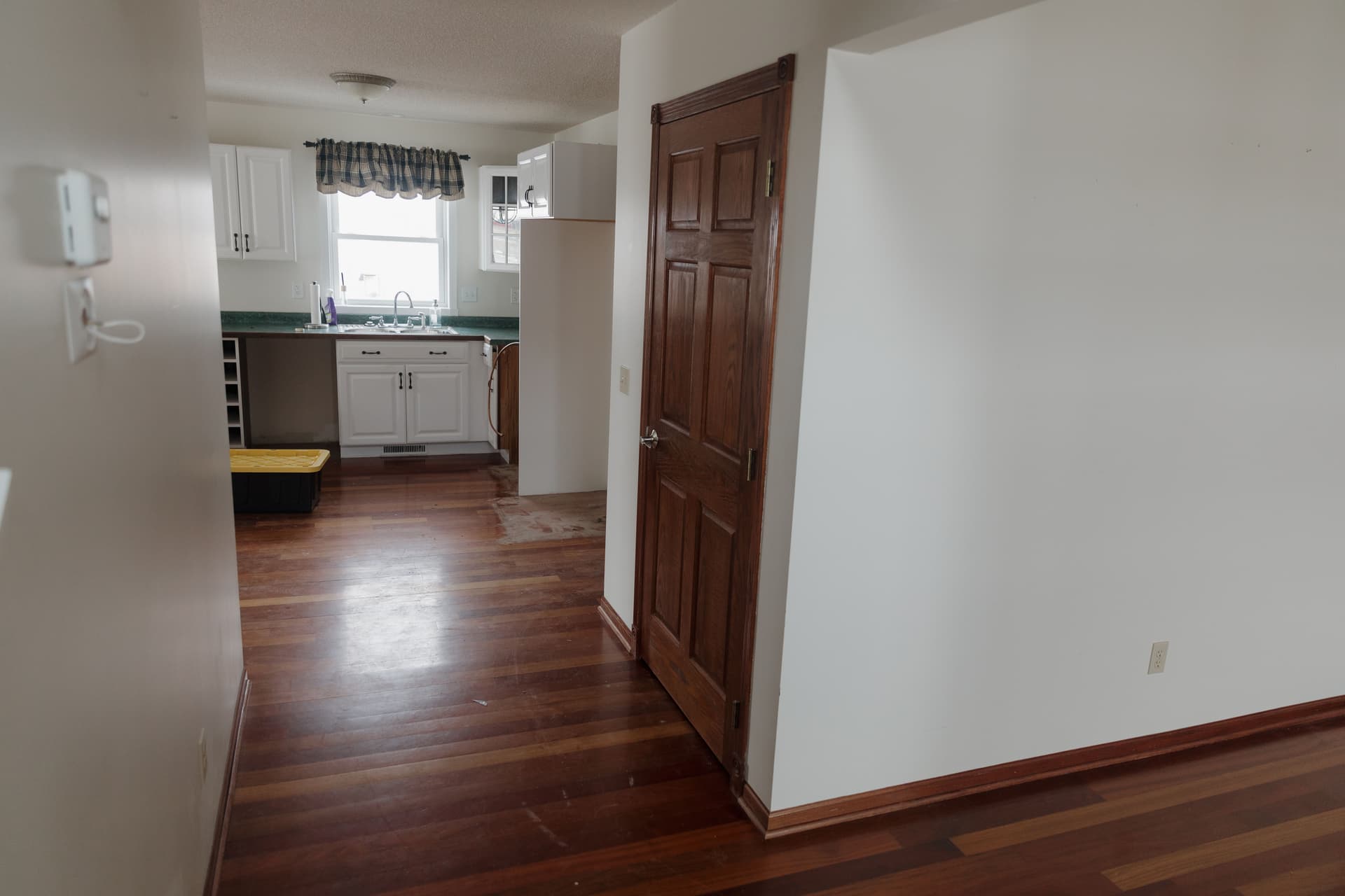 Gallery photos for Dysfunctional Mudroom Turned Into a Butler's Pantry: Image #5